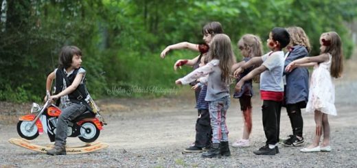 the walking dead unutulmaz sahneleri cocuklar tarafindan tekrar canlandirildi